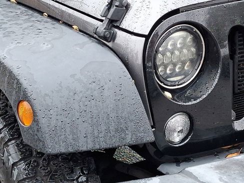 Used 2018 Jeep Wrangler Unlimited Willys Wheeler image 9