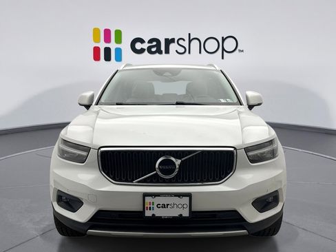 Used 2021 Volvo XC40 T5 Momentum w/ Premium Package image 8