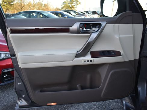 Used 2014 Lexus GX 460 Luxury image 39