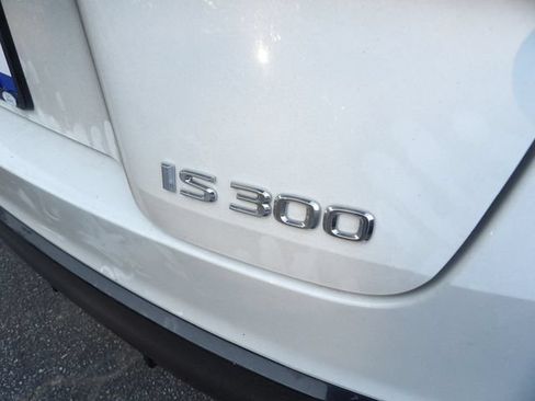 Used 2024 Lexus IS 300 F Sport RWD image 18