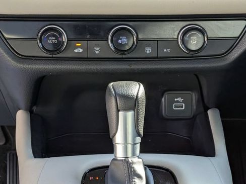 Certified 2024 Honda HR-V LX image 16