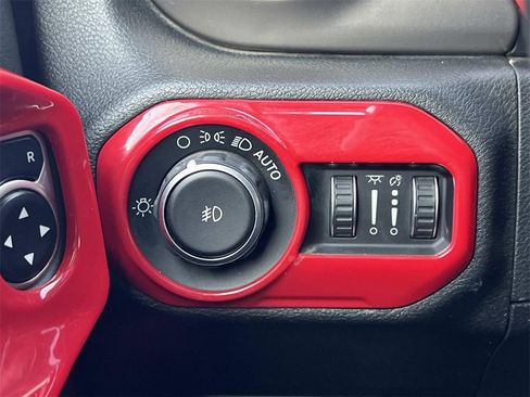 Used 2019 Jeep Wrangler Unlimited Sport S image 24