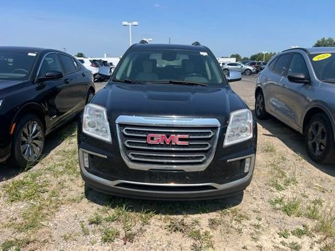 Used 2017 GMC Terrain SLT w/ Open Road Package AWD/4WD image 2