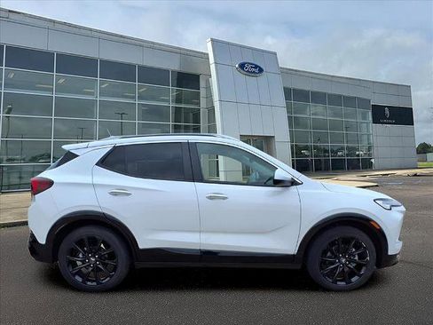 Used 2024 Buick Encore GX Sport Touring w/ Experience Buick Package image 3