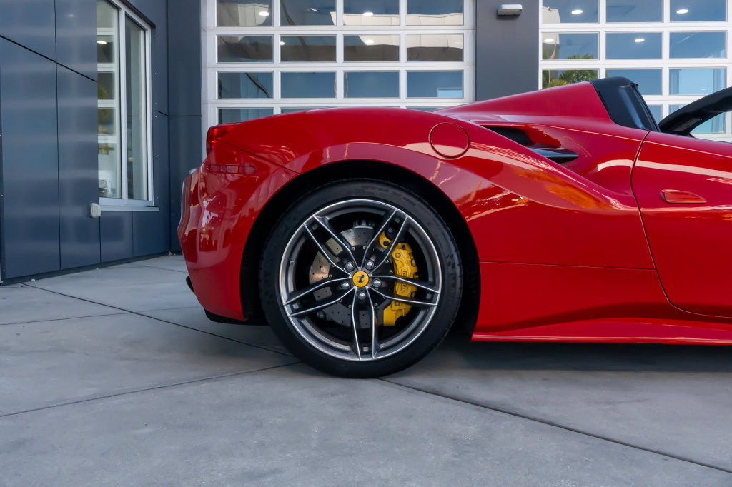 Used 2018 Ferrari 488 Spider RWD image 19