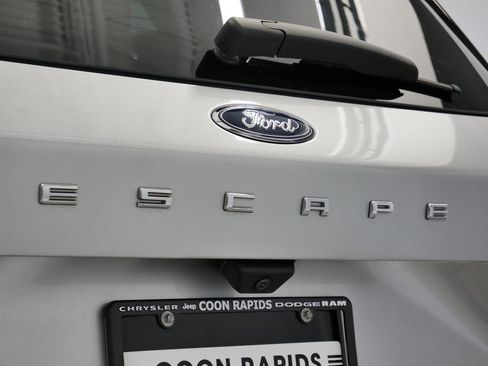 Used 2020 Ford Escape Titanium image 58