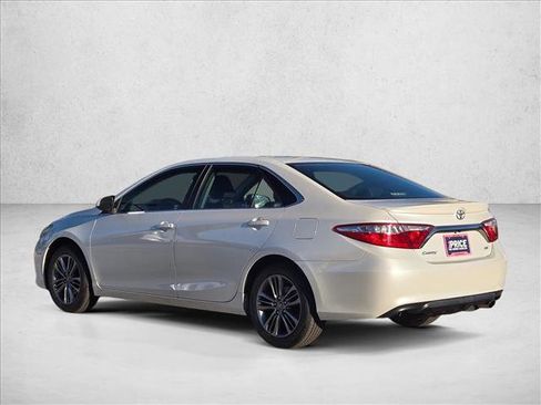 Used 2017 Toyota Camry SE image 7