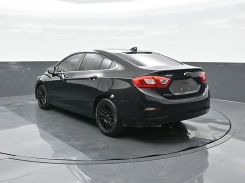 Used 2017 Chevrolet Cruze LT image 8