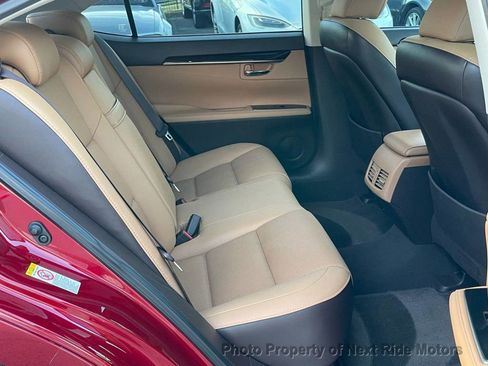 Used 2017 Lexus ES 350 w/ Premium Package FWD image 12