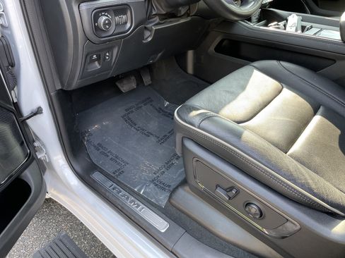Used 2023 RAM 1500 Limited AWD/4WD image 19