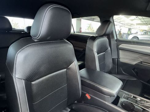 Used 2023 Volkswagen Atlas Cross Sport SE FWD image 27