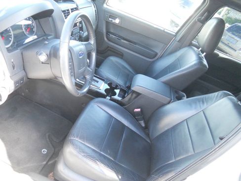 Used 2010 Ford Escape Limited AWD/4WD image 15