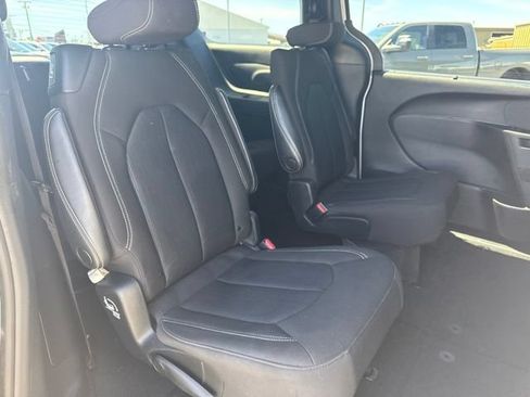 Used 2022 Chrysler Pacifica Touring w/ S Appearance Package AWD/4WD image 11