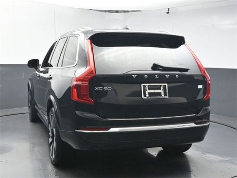 Certified 2023 Volvo XC90 T8 Ultimate w/ Protection Package Premier image 6