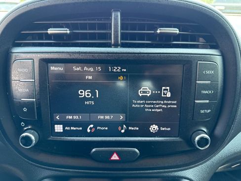 Used 2023 Kia Soul LX w/ Option Group 015 FWD image 11
