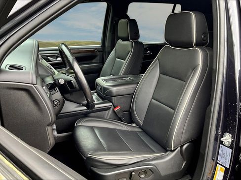 Used 2023 Chevrolet Tahoe Premier AWD/4WD image 13