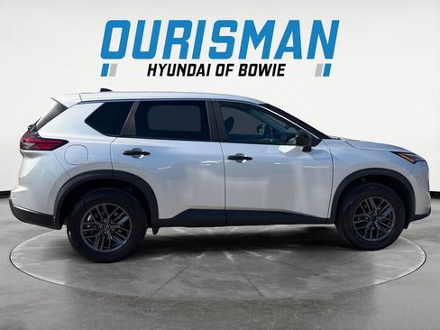 Used 2024 Nissan Rogue S image 7