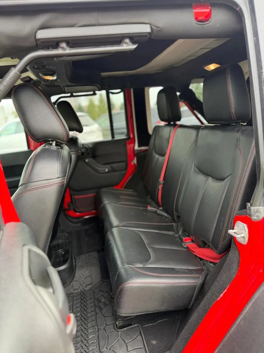 Used 2018 Jeep Wrangler Unlimited Rubicon AWD/4WD image 9