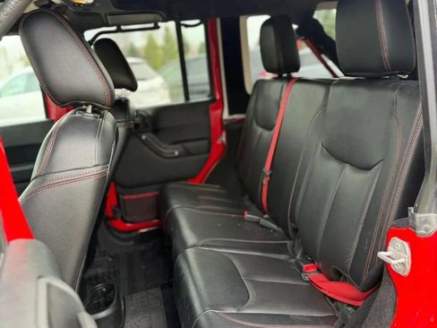 Used 2018 Jeep Wrangler Unlimited Rubicon AWD/4WD image 9
