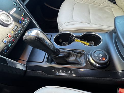 Used 2017 Ford Explorer Platinum image 28