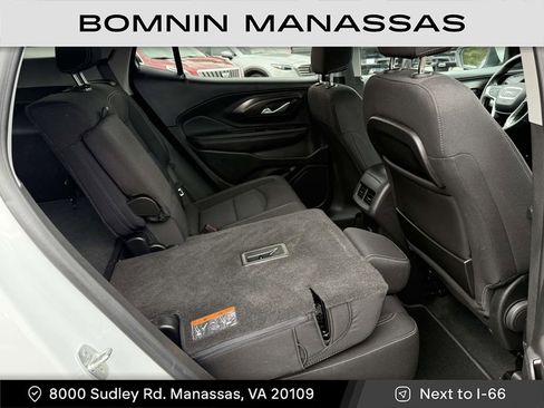 Used 2022 GMC Terrain SLE w/ Driver Convenience Package image 11