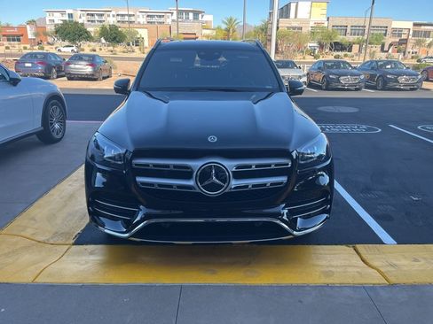 Used 2022 Mercedes-Benz GLS 450 4MATIC image 2