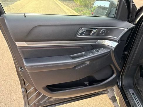 Used 2018 Ford Explorer Sport w/ Equipment Group 401A AWD/4WD image 8