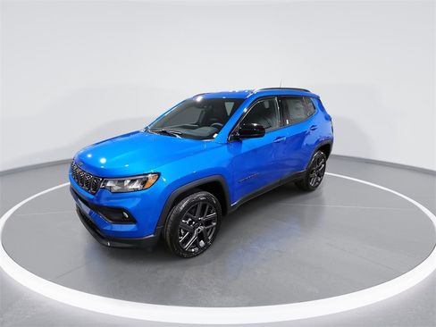 New 2026 Jeep Compass Latitude image 4