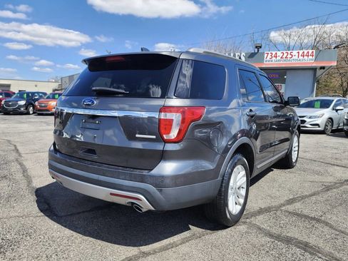 Used 2016 Ford Explorer XLT image 6
