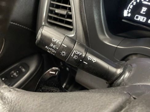 Used 2021 Honda HR-V Touring image 22