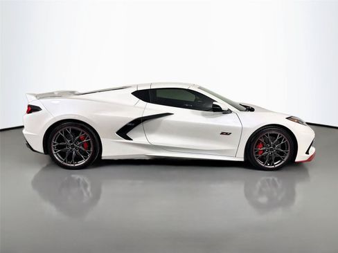 Used 2023 Chevrolet Corvette Stingray Premium Cpe w/ Z51 Performance Package RWD image 4