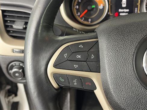 Used 2016 Jeep Cherokee Latitude image 24