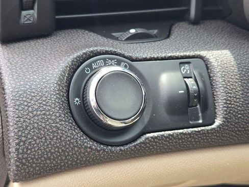 Used 2015 Chevrolet Malibu LT w/ Power Convenience Package FWD image 19