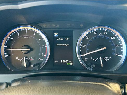 Used 2017 Toyota Highlander XLE image 19