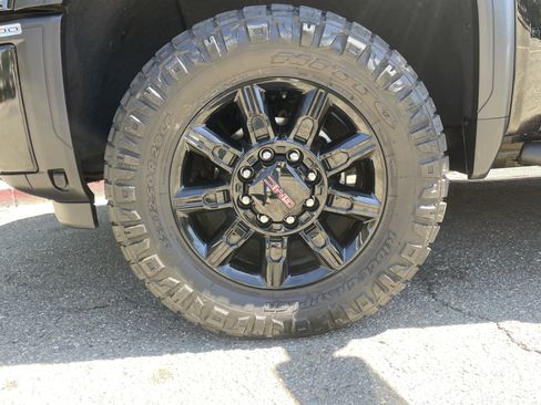 Used 2025 GMC Sierra 2500 AT4 w/ AT4 Preferred Package AWD/4WD image 18