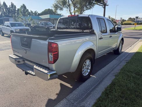 Used 2017 Nissan Frontier SV RWD image 3