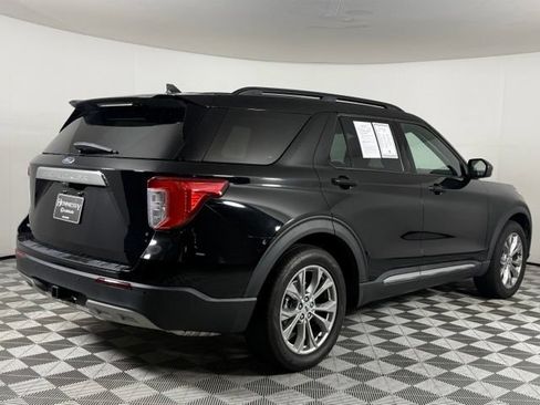 Used 2023 Ford Explorer XLT w/ Equipment Group 202A RWD image 8