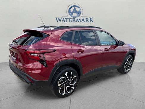 Used 2025 Chevrolet Trax RS w/ Sunroof Package FWD image 5