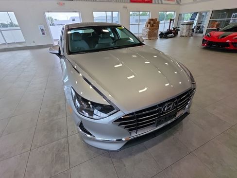 Used 2022 Hyundai Sonata SE FWD image 4