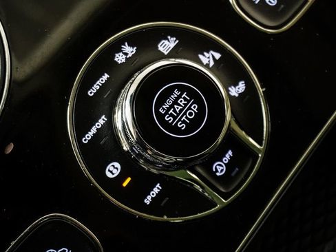 Used 2020 Bentley Bentayga Speed image 29