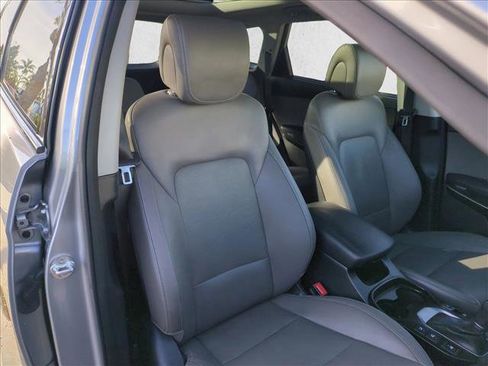 Used 2017 Hyundai Santa Fe Limited image 21