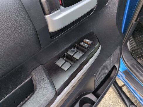 Used 2018 Toyota Tundra SR5 w/ TRD Off Road Package image 11