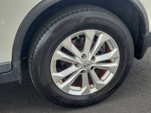 Used 2016 Nissan Rogue SV image 13