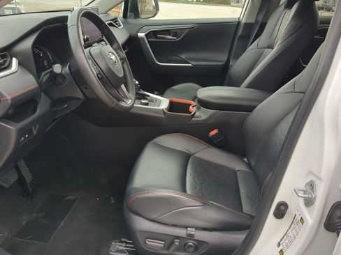 Used 2024 Toyota RAV4 Adventure image 16