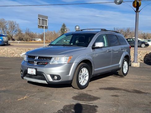 Used 2017 Dodge Journey SXT w/ Comfort/Convenience Group image 1