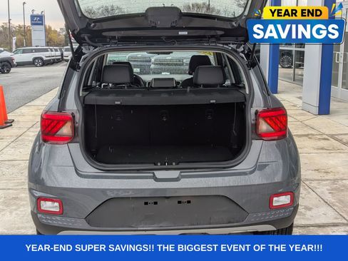 Used 2025 Hyundai Venue Limited image 10