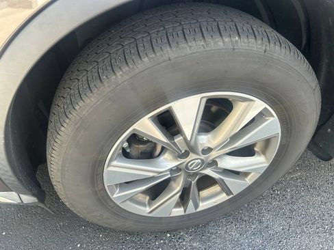 Used 2018 Nissan Murano SL w/ Moonroof Package AWD/4WD image 2