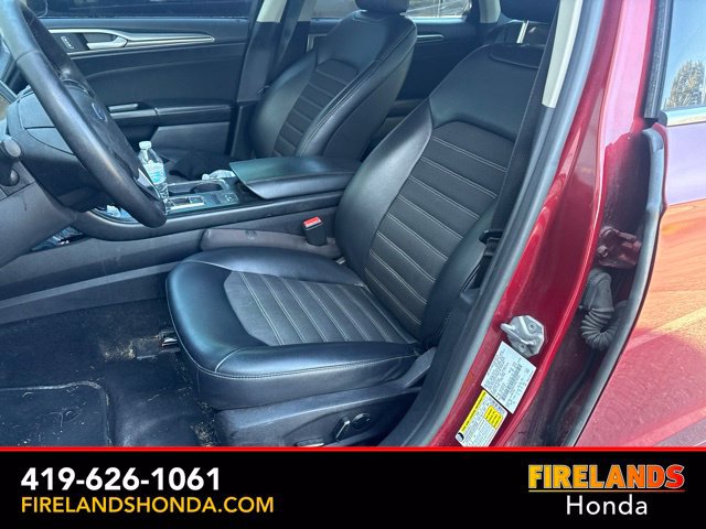 Used 2017 Ford Fusion SE w/ Equipment Group 201A FWD image 13