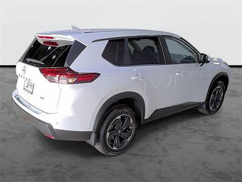 Used 2026 Nissan Rogue SV AWD/4WD image 4