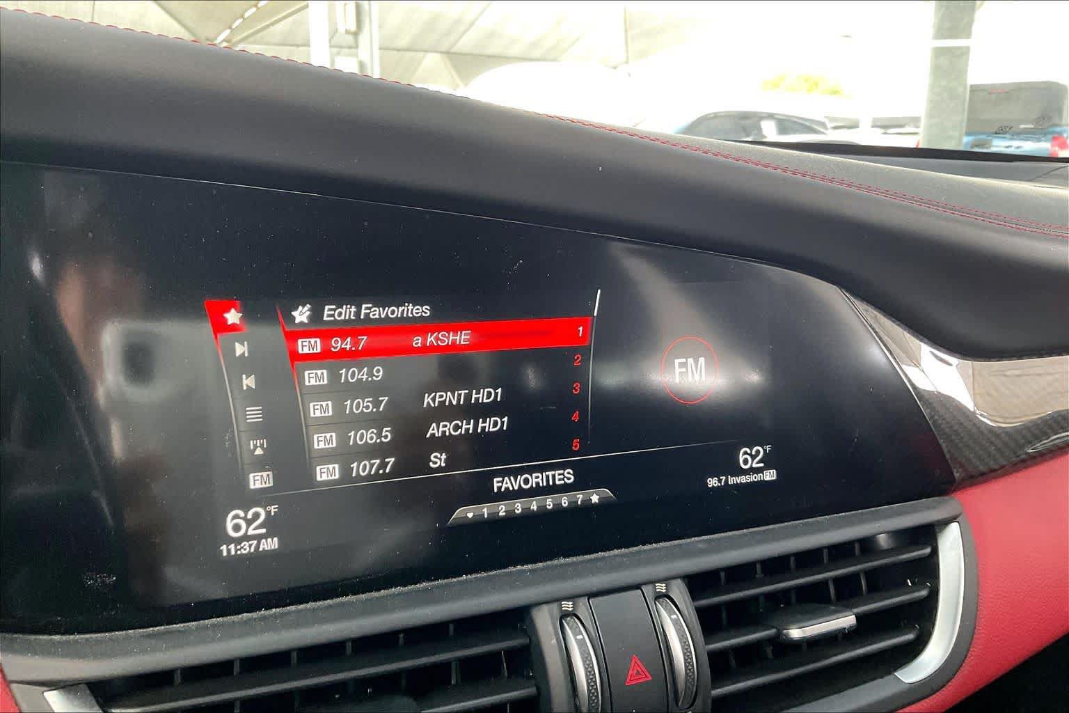 Used 2018 Alfa Romeo Giulia Quadrifoglio w/ Driver Assist Dynamic Package RWD image 32